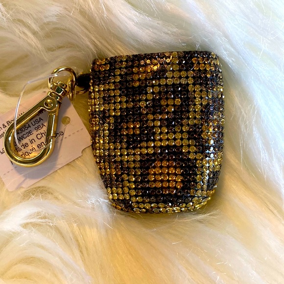 CHEETAH BEAUTIFUL GEMS
Sanitizer Holder Brand New - Picture 2 of 4